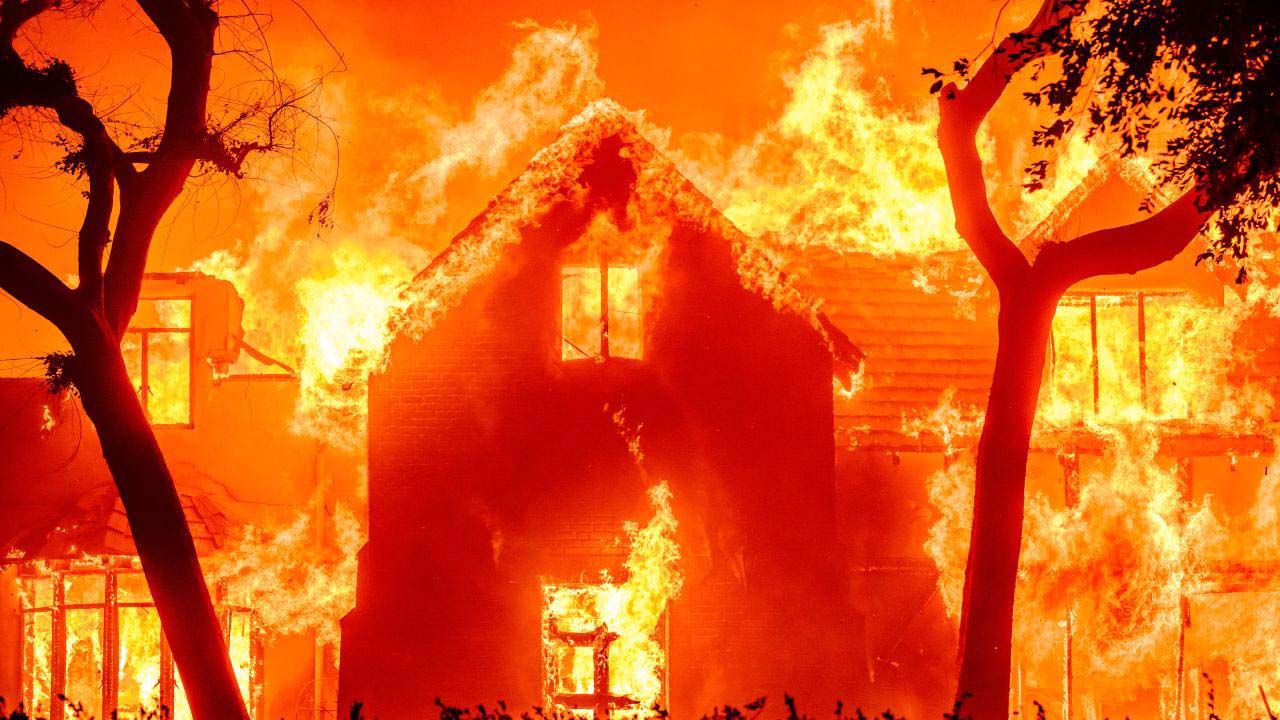 Los Angeles'taki yangınlar sigorta şirketlerinin hisselerini de vurdu - Birlik Haber Ajansı