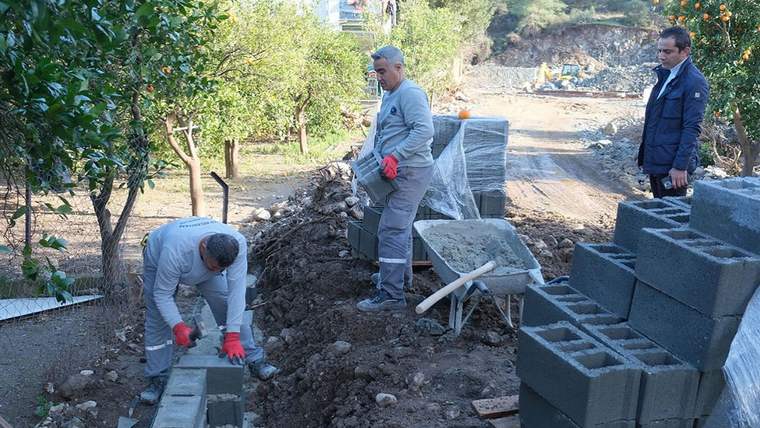 Kemer’de yol ve kaldırım çalışması - Birlik Haber Ajansı