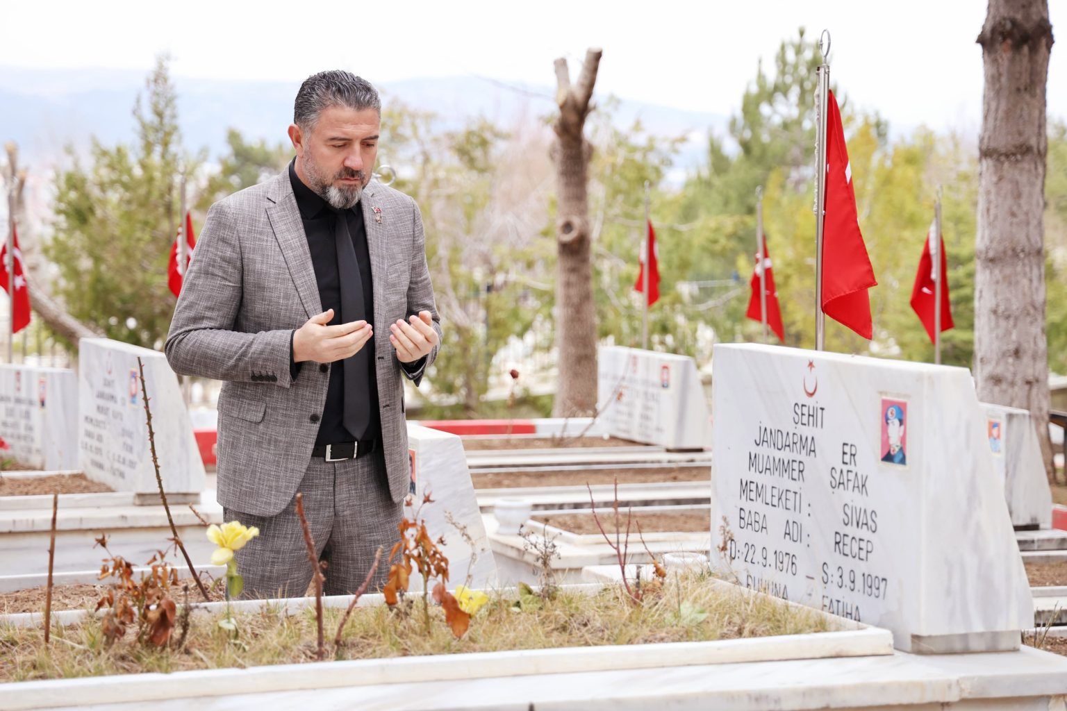 Şehit Aileleri ve Gazilerden Kamuoyuna Duyuru: Aziz Şehitlerimizin Hatırasına Saygı İstiyoruz