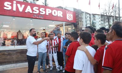 Sivasspor Taraftarından "Vefa Sezonu"na Anlamlı Destek!