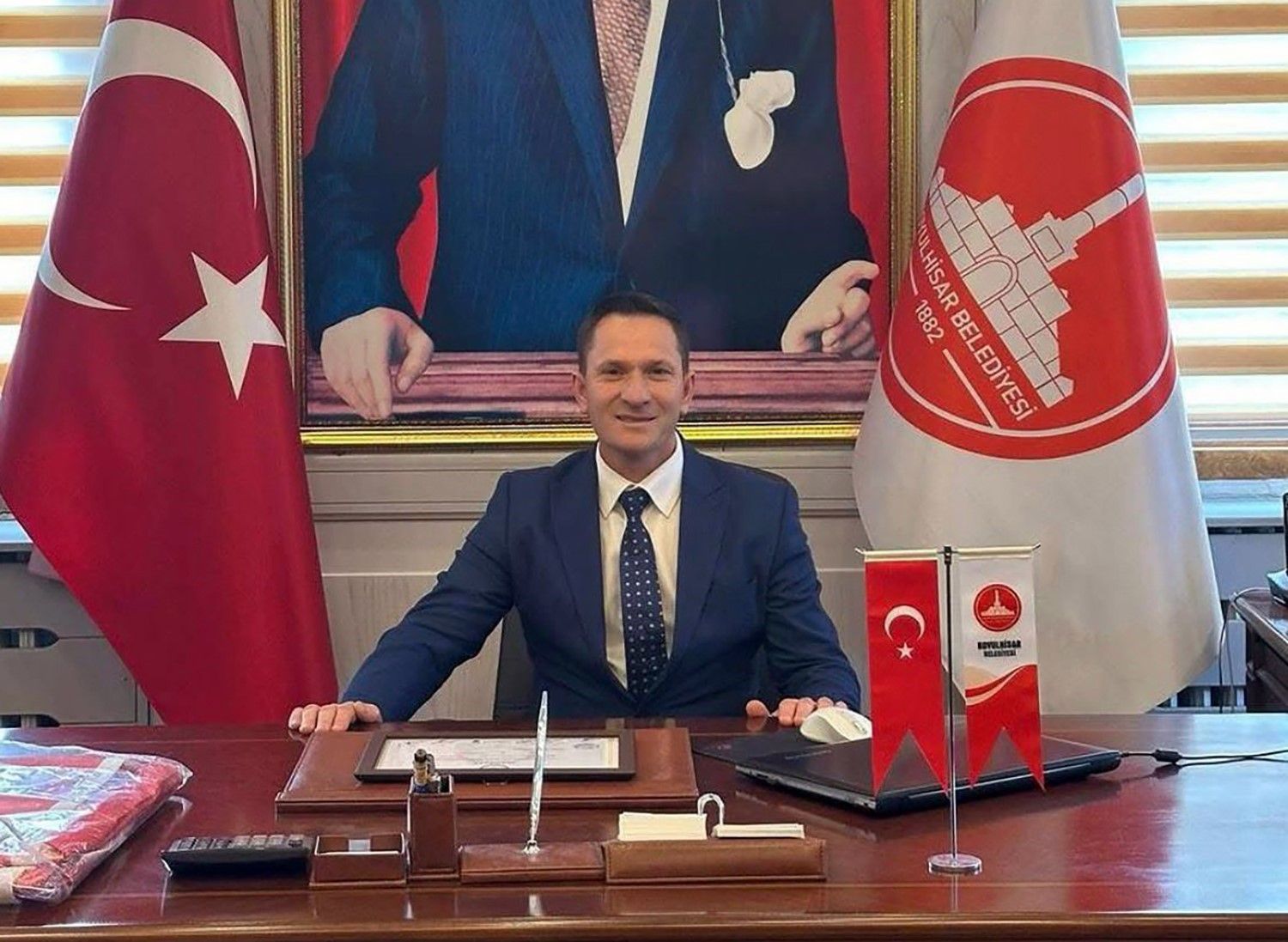 Koyulhisar Belediye Başkanı Bora Karakullukçu istifa etti