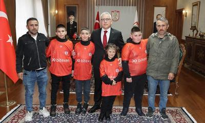 Kardan Kız Kulesi ile Türkiye’nin Gündemine Oturdular: Sivas Valisi Şimşek’ten Çocuklara Anlamlı Davet