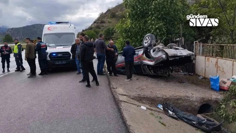 Sivas'ta Pikap Devrildi, 5 Yaralı!