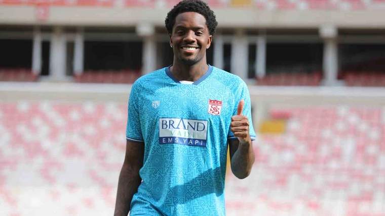 Sivasspor’un Hollandalı Yıldızı Queensy Menig, Ciddi Sakatlık Geçirdi!