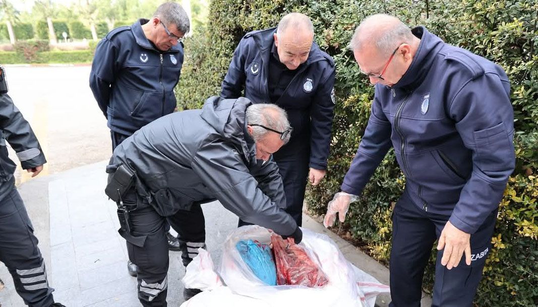 Antalya otogarında 1,5 ton sağlıksız ciğere el konuldu - Birlik Haber Ajansı