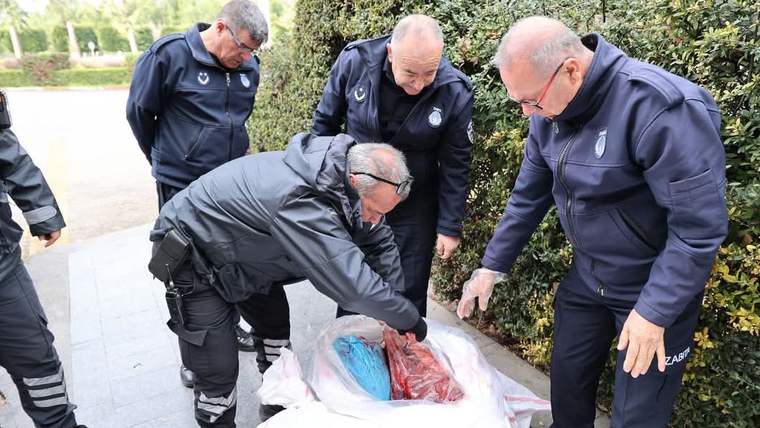 Antalya otogarında 1,5 ton sağlıksız ciğere el konuldu - Birlik Haber Ajansı