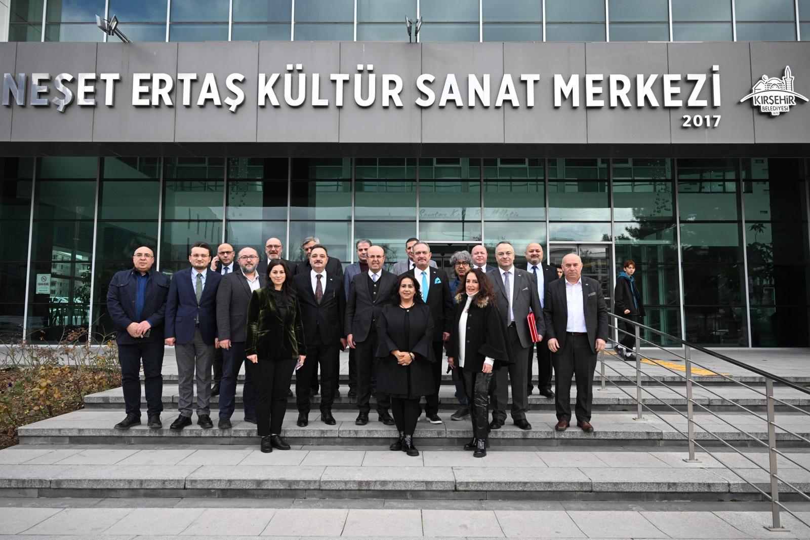 Kırşehir Belediye Başkanı Ekicioğlu TİMBİR ve BHA’yı ağırladı - Birlik Haber Ajansı