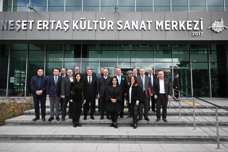 Kırşehir Belediye Başkanı Ekicioğlu TİMBİR ve BHA’yı ağırladı - Birlik Haber Ajansı