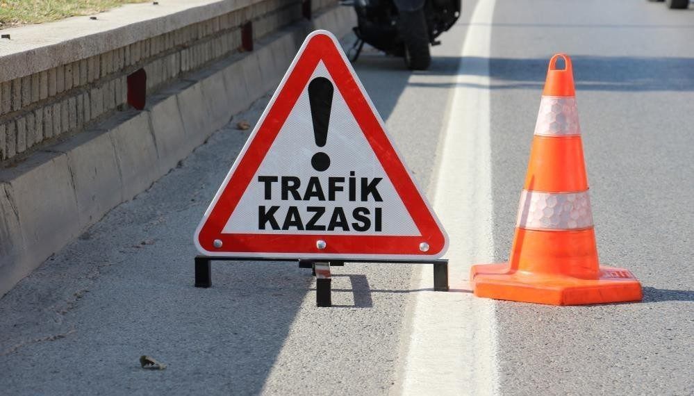 Mardin'de işçi servisi ve kamyon çarpıştı - Birlik Haber Ajansı