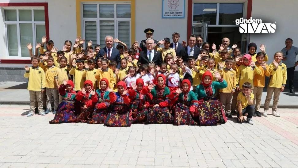Sivas'ta 115 bin 243 öğrenci karne sevinciyle Doldu