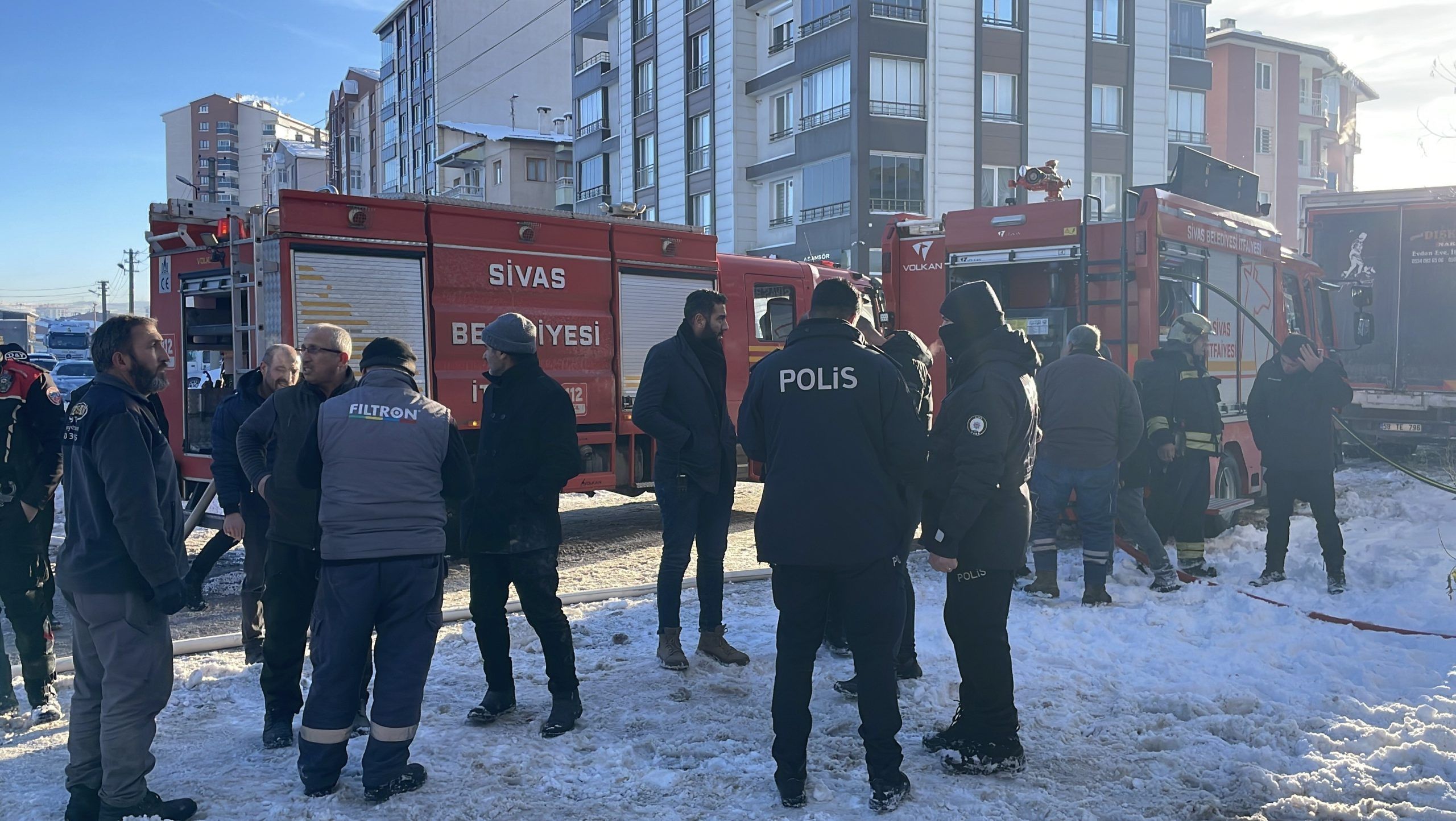 Sivas’ta Korkutan Yangın: 90 Yaşındaki Vatandaş Alevlerin Arasından Son Anda Kurtarıldı