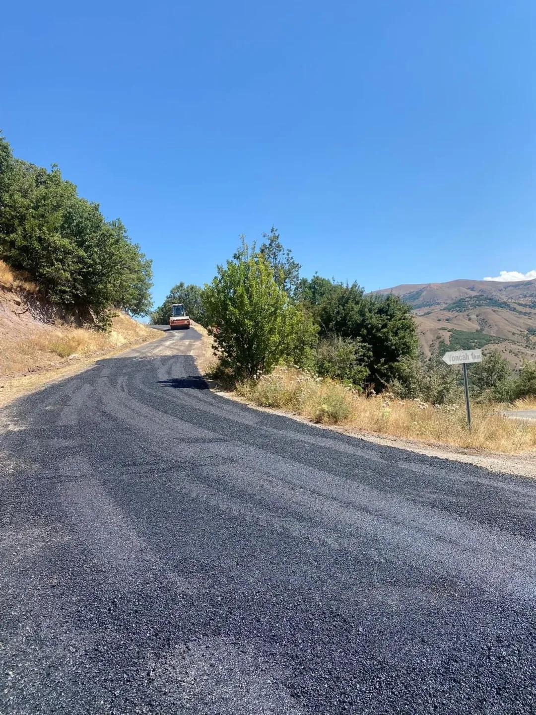 Sivas Suşehri Yoncalı Köyü Yolunda Asfalt Yama Çalışmaları Tamamlandı