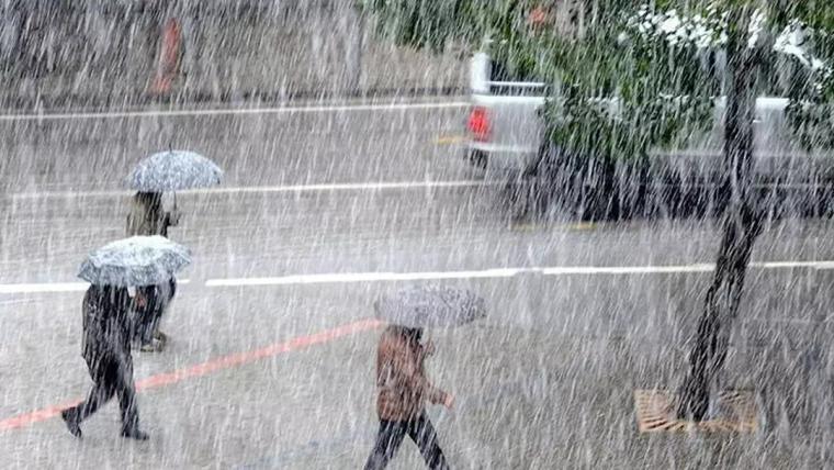 Kış kapıda, uyarılar art arda geliyor! Sıcaklıklar düşecek, kuvvetli yağış etkili olacak... Turuncu ve sarı kodlu alarm