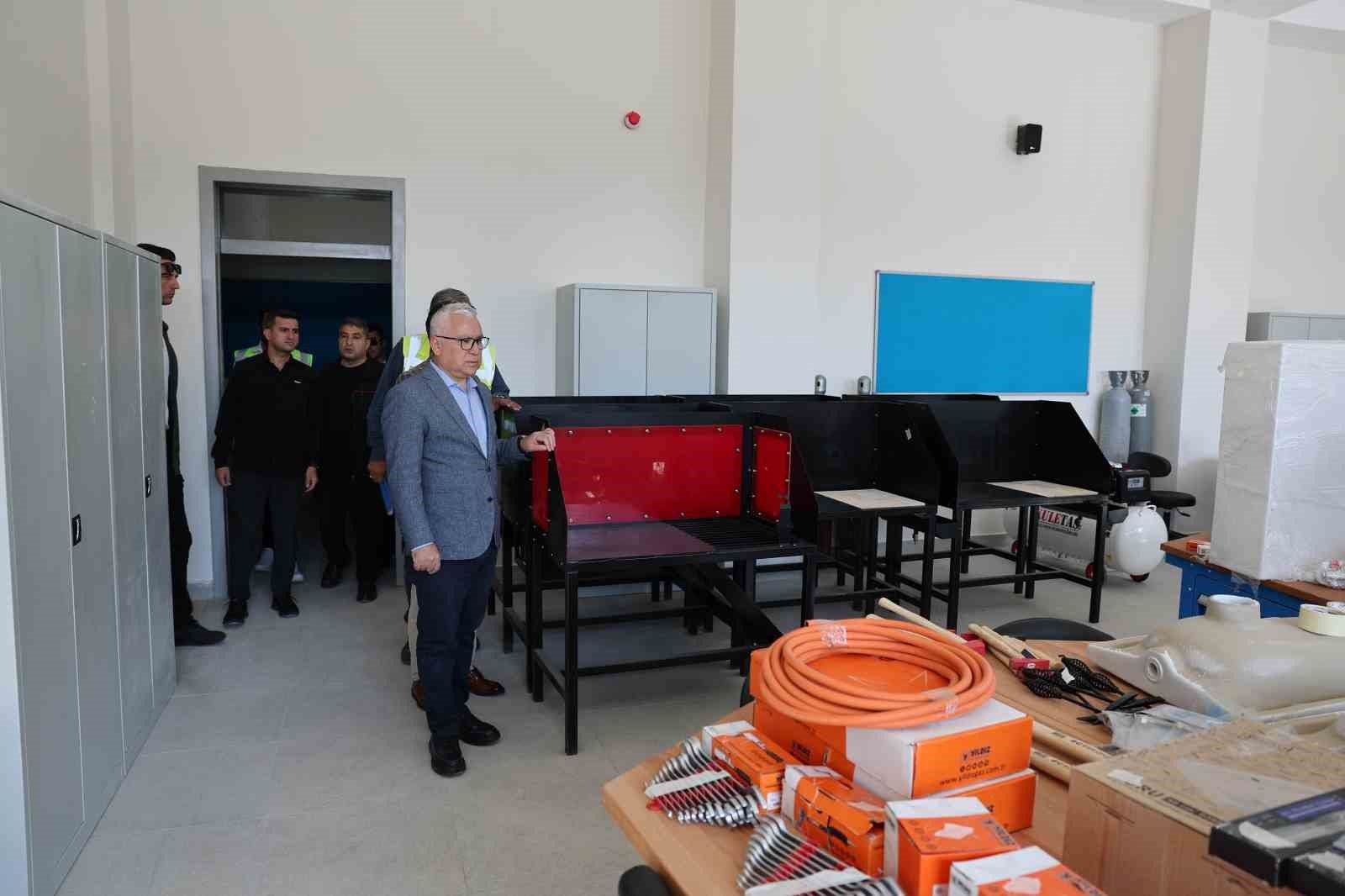 “22 Eylül’de hizmete açılması planlanan” YHT Garı incelendi