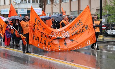 Sivas’ta 1 Mayıs Etkinliğinde Bölücü Slogan İddiası Gerginliğe Neden Oldu