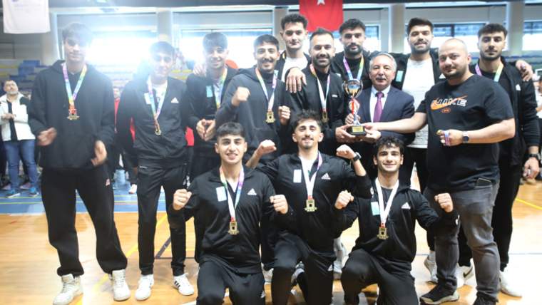 AİÇÜ'de düzenlenen ÜNİLİG Voleybol Bölgesel Lig Müsabakaları sona erdi