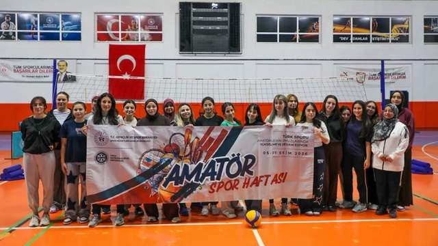 Yurtlarda kalan öğrenciler sporla ortak etkinlikte buluştu