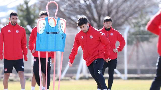 Özbelsan Sivasspor’da Vanspor FK Mesaisi Hızlandı: 25. Hafta Öncesi Taktik Prova