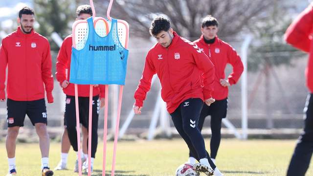 Özbelsan Sivasspor’da Vanspor FK Mesaisi Hızlandı: 25. Hafta Öncesi Taktik Prova