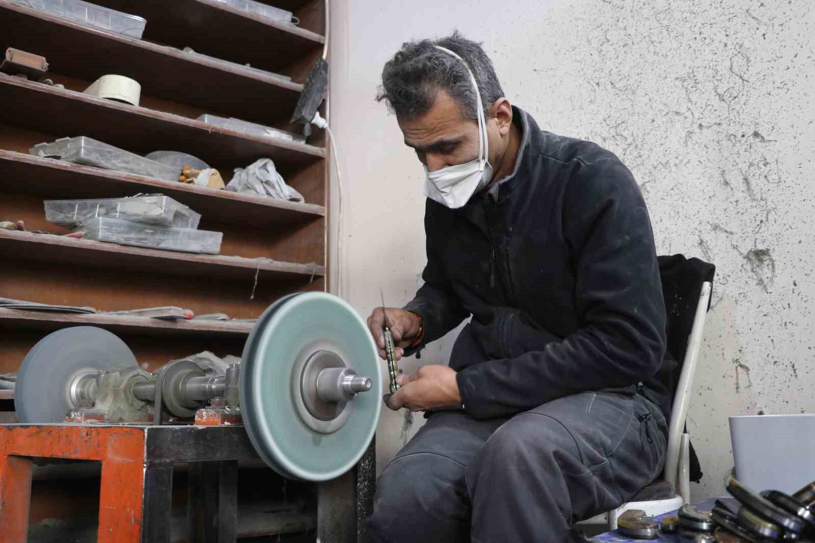 Sınırlı üretilen Sivas bıçakları koleksiyoncuların ilgisini çekti