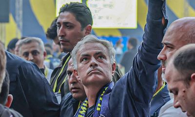 Mourinho’dan Benfica Maçı Sonrası Açıklama: “Daha Güçlü Takıma Kaybettik”