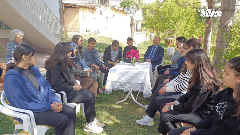 Sivas'ta Gençler Yaşlıları Unutmadı