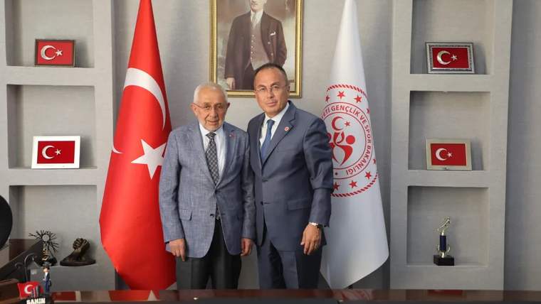 AK Parti Milletvekili Ekrem Erdem, Sivas Gençlik ve Spor İl Müdürlüğünü Ziyaret Etti