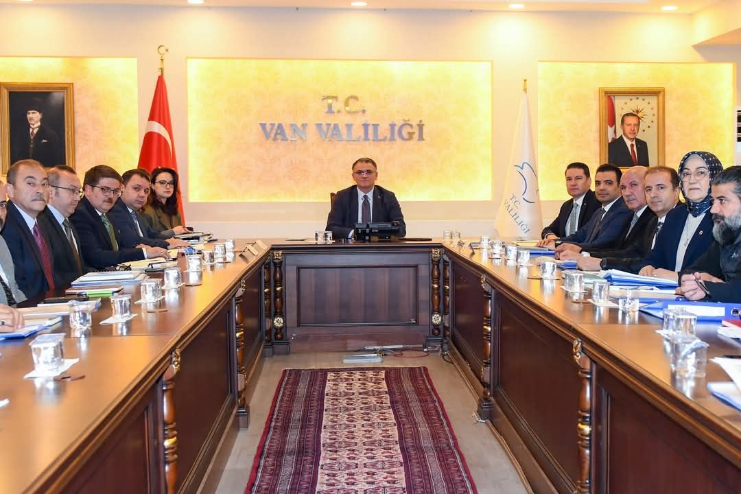 Van Valisi Ozan Balcı öncülüğünde önemli bir toplantı gerçekleştirildi - Birlik Haber Ajansı