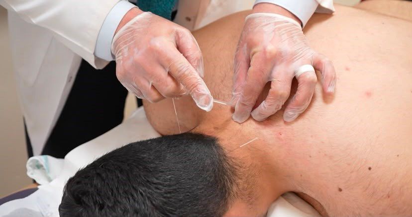 Yanlış duruş gençlerde boyun düzleşmesine neden oluyor