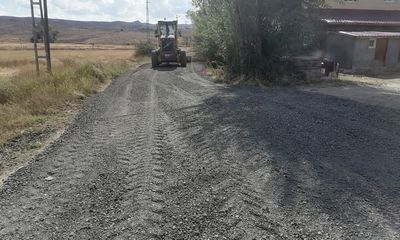 Sivas'ta Hacımirza-Ulaş Bağlantı Yolunda Bakım Çalışmaları Sürüyor