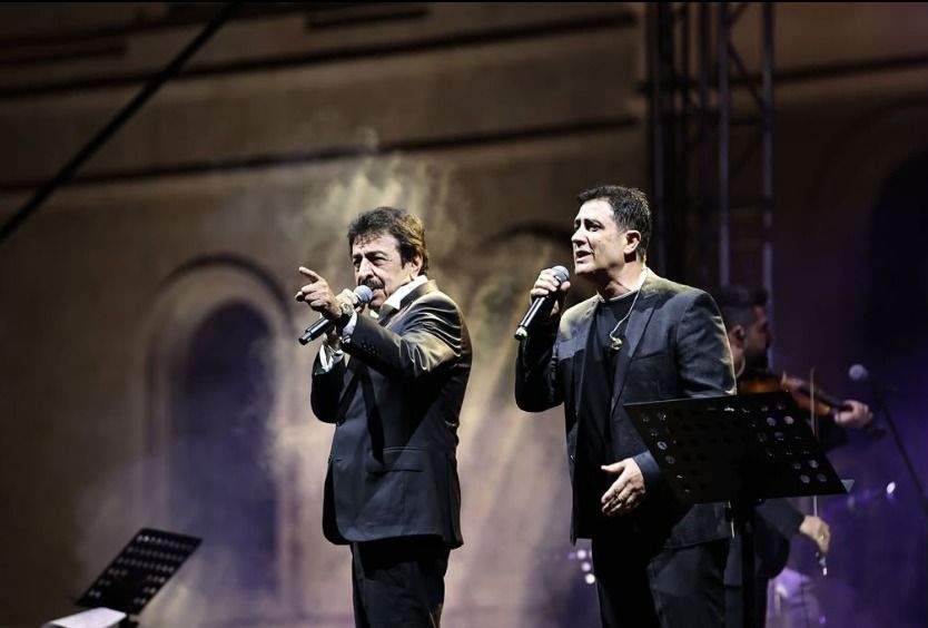 Sivas Kongresi'nin 106. Yılında Ahmet Selçuk İlkan ve Enver Merallı Sahne Aldı
