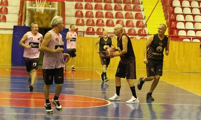 Sivas'ta Amatör Spor Haftası'nda Vefa Gecesi: Eski Basketbolcular Sahada Buluştu