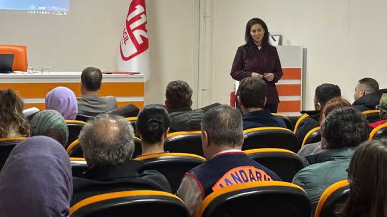 Balıkesir 112 Acil Çağrı Merkezi'nde personel için İletişim Eğitimi düzenlendi - Birlik Haber Ajansı