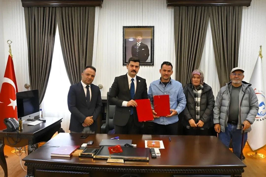Gürün'de İki Hayırseverden Örnek Bağış: Kira Gelirleri 6 Öğrenciye Burs Olacak