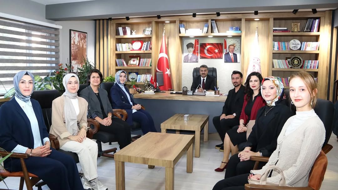 Sivas'ta Eğitimde Değerler İş Birliği: İlke ve Değerler Hareketi Derneği'nden Milli Eğitim Müdürlüğü'ne Ziyaret