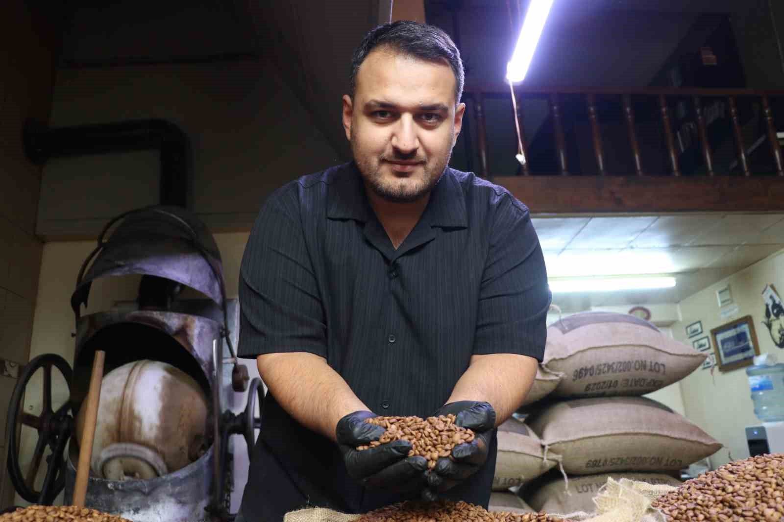Sivas'ta Türk kahvesinin lezzeti asırlık taş değirmenden geçiyor