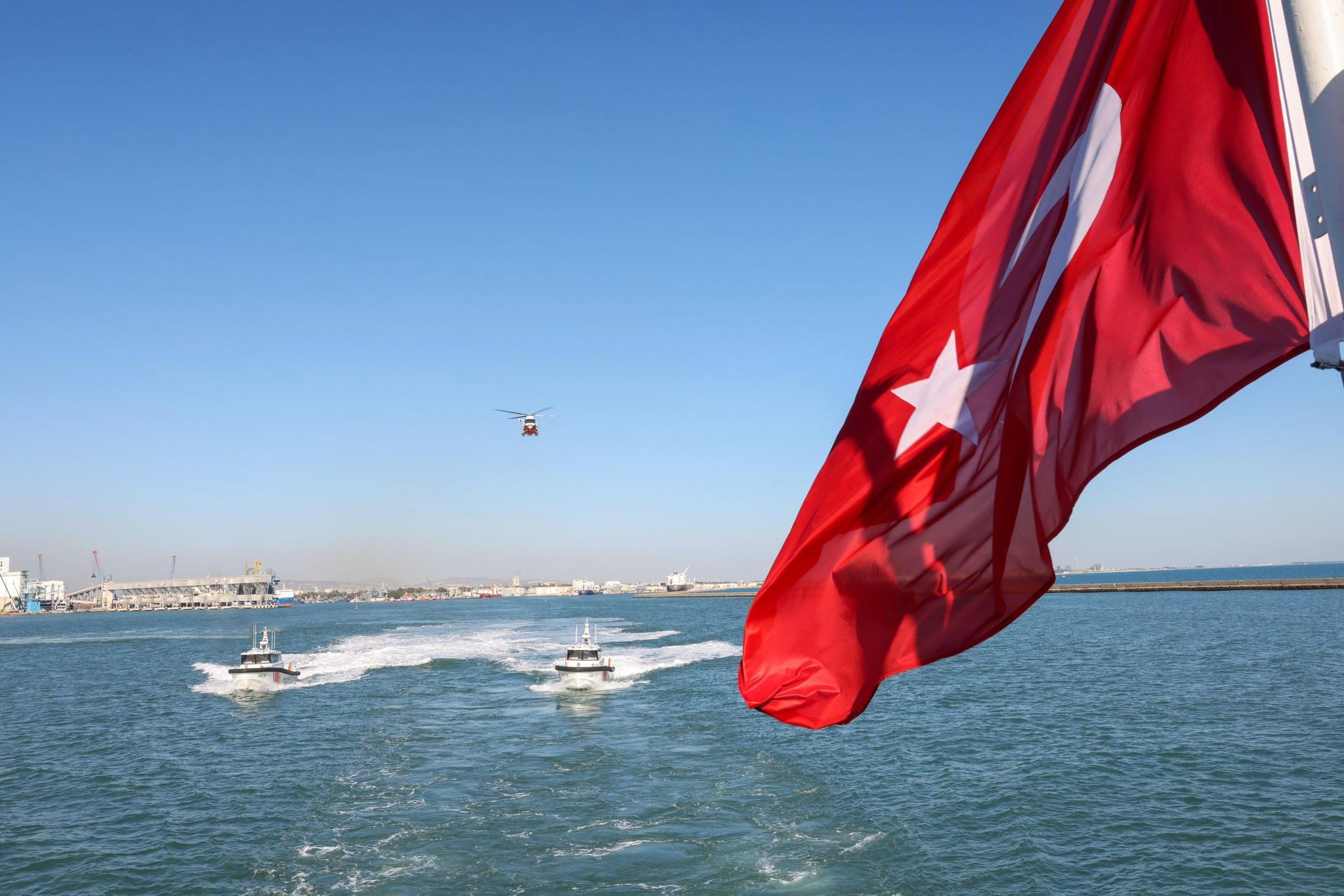 Sahil Güvenlik Komutanlığı bir yılda 55 bin düzensiz göçmen yakaladı - Birlik Haber Ajansı