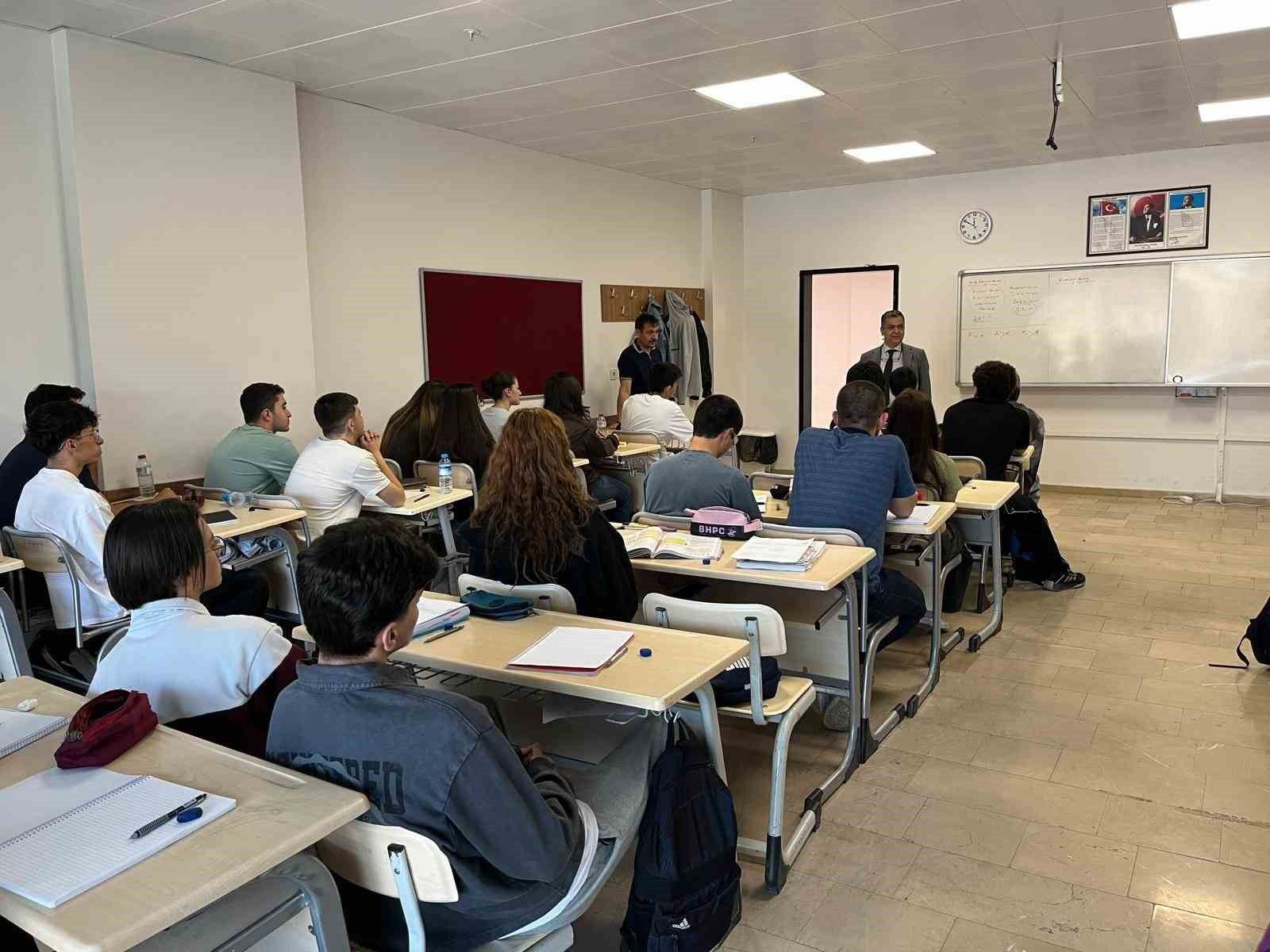 Yaklaşık 500 öğrenci Sivas’ta hangi kursla YKS’ye hazırlanıyor?