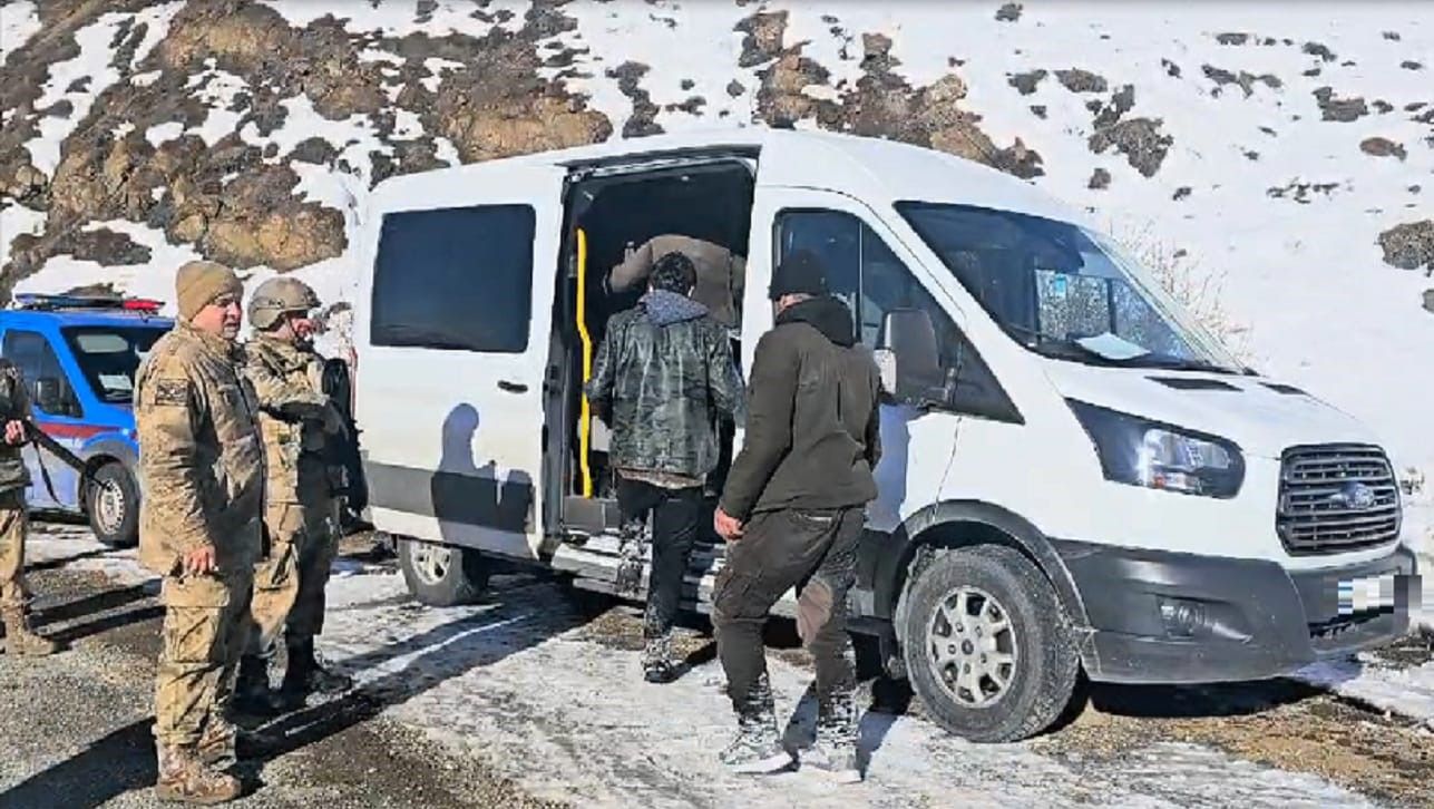 Erzurum’da 35 göçmen yakalandı - Birlik Haber Ajansı