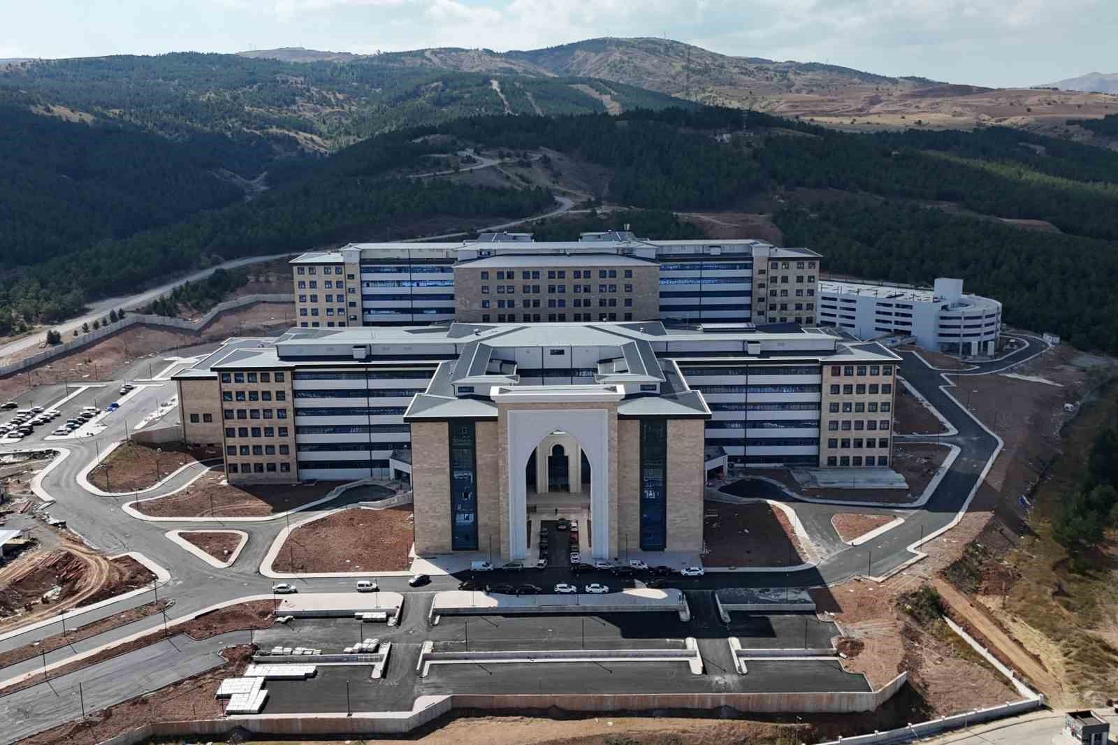 Sivas Valisi Şimşek, üç noktadaki çalışmaları inceledi