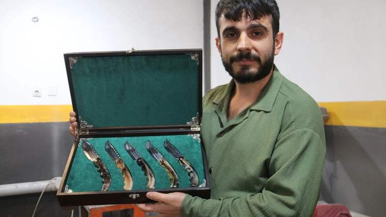 Sivaslı Ustadan Özel Koleksiyon: 10 Bin Koç Boynuzundan Seçilen Eşsiz Bıçaklar