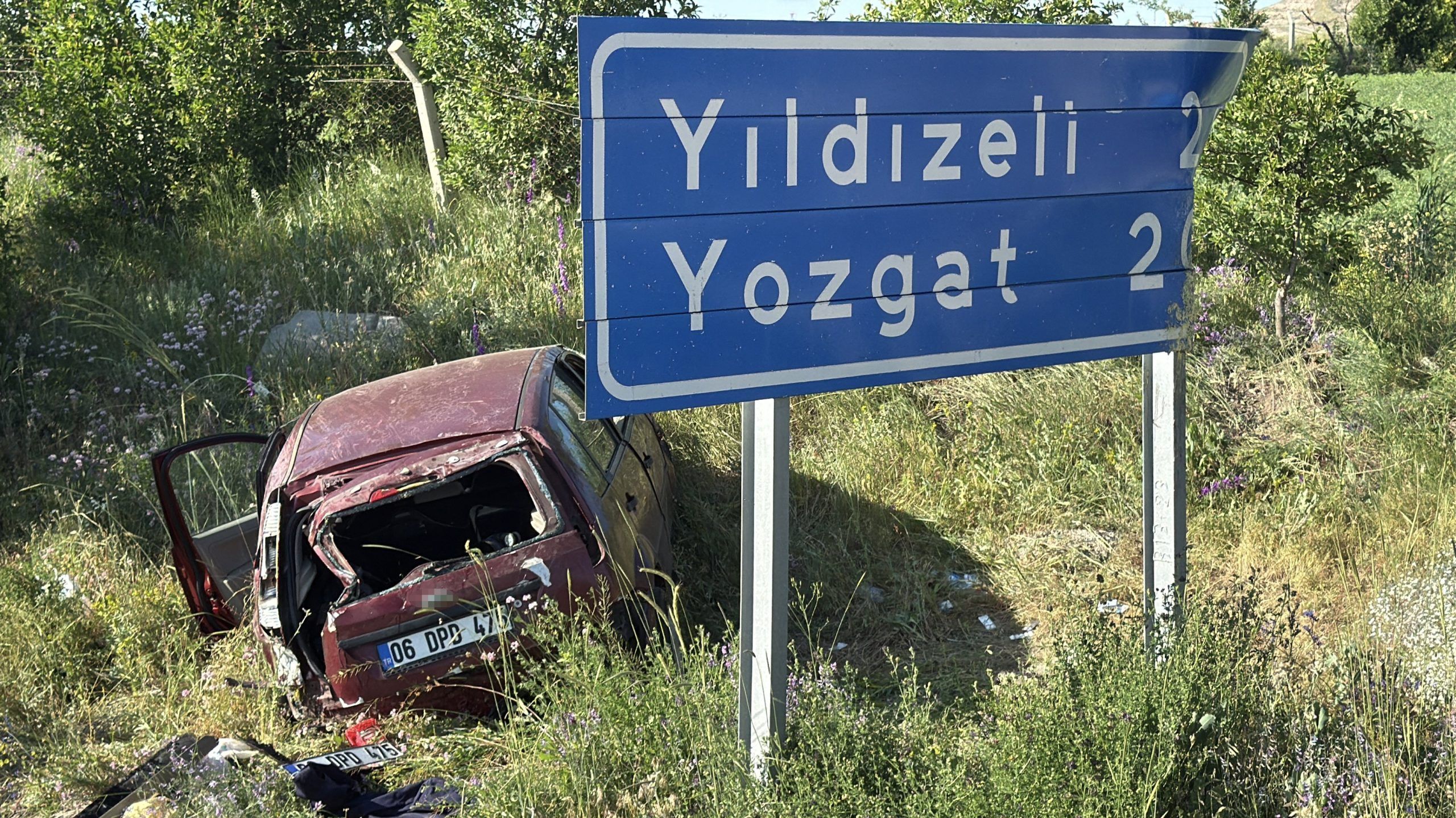 Sivas’ta Feci Kaza: Otomobil Şarampole Uçtu, 3 Yaralı