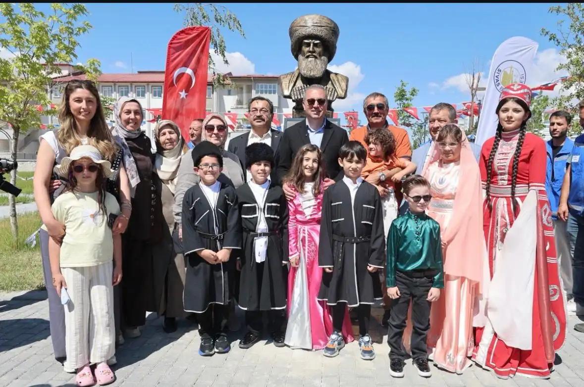 Şeyh Şamil'in Mirası Sivas'ta Büstle Yaşıyor!