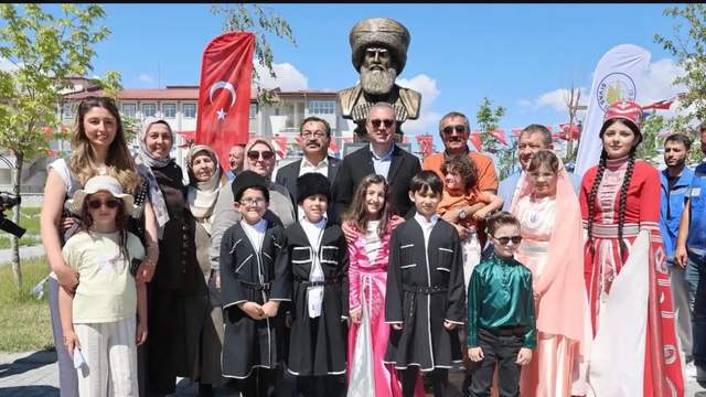 Şeyh Şamil'in Mirası Sivas'ta Büstle Yaşıyor!