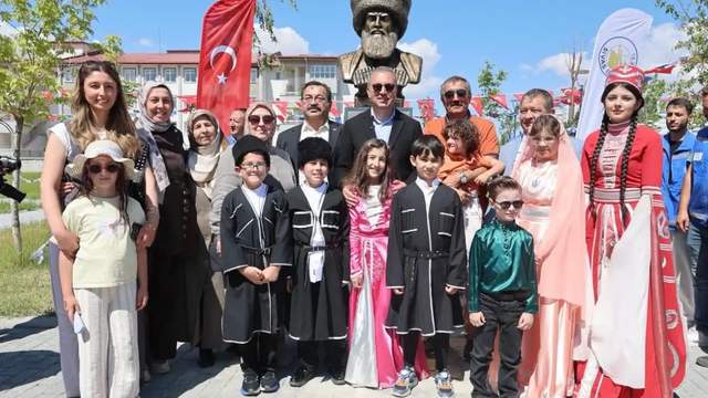 Şeyh Şamil'in Mirası Sivas'ta Büstle Yaşıyor!
