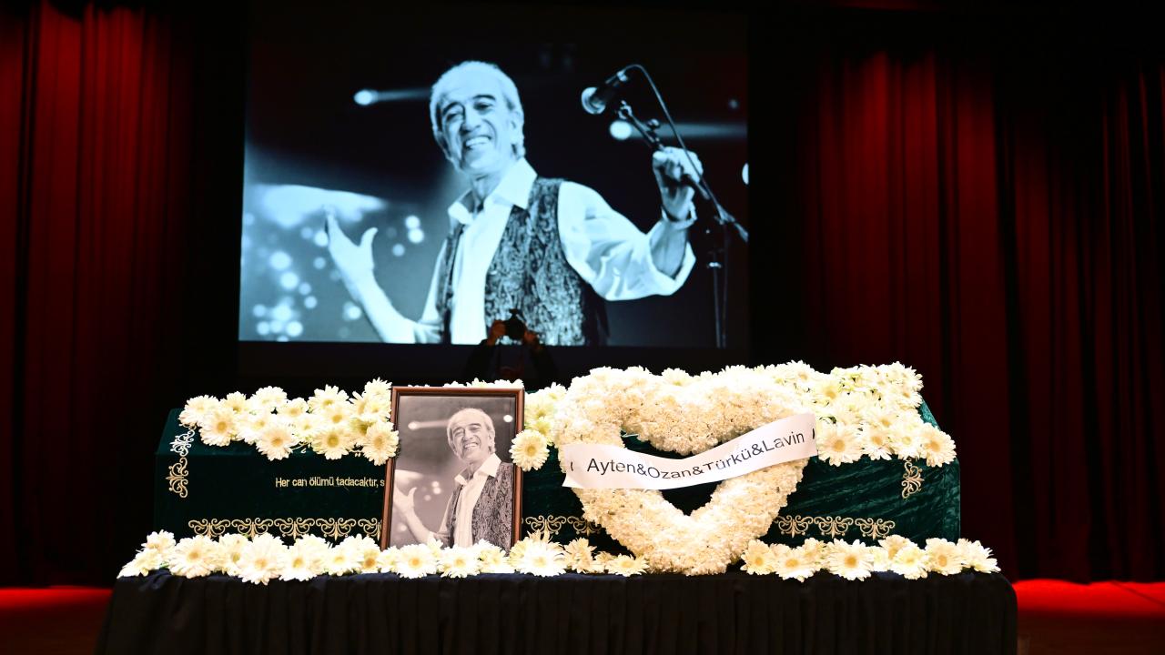 Edip Akbayram son yolculuğuna uğurlandı - Birlik Haber Ajansı