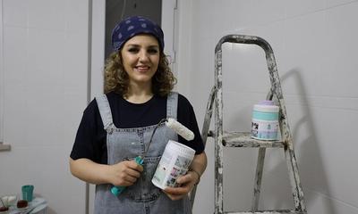 Sivas’ta Evini Boyayarak Başladı, 5 Yılda 400 Evi Yeniledi: Handan Gökçek Kadınlara İlham Oluyor