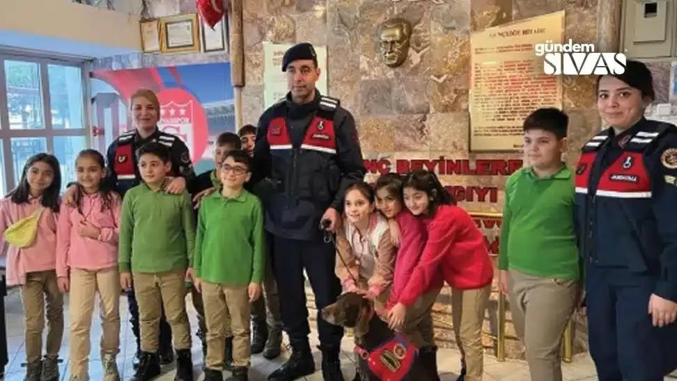 Jandarma, Gençleri Suça Karşı Bilinçlendiriyor