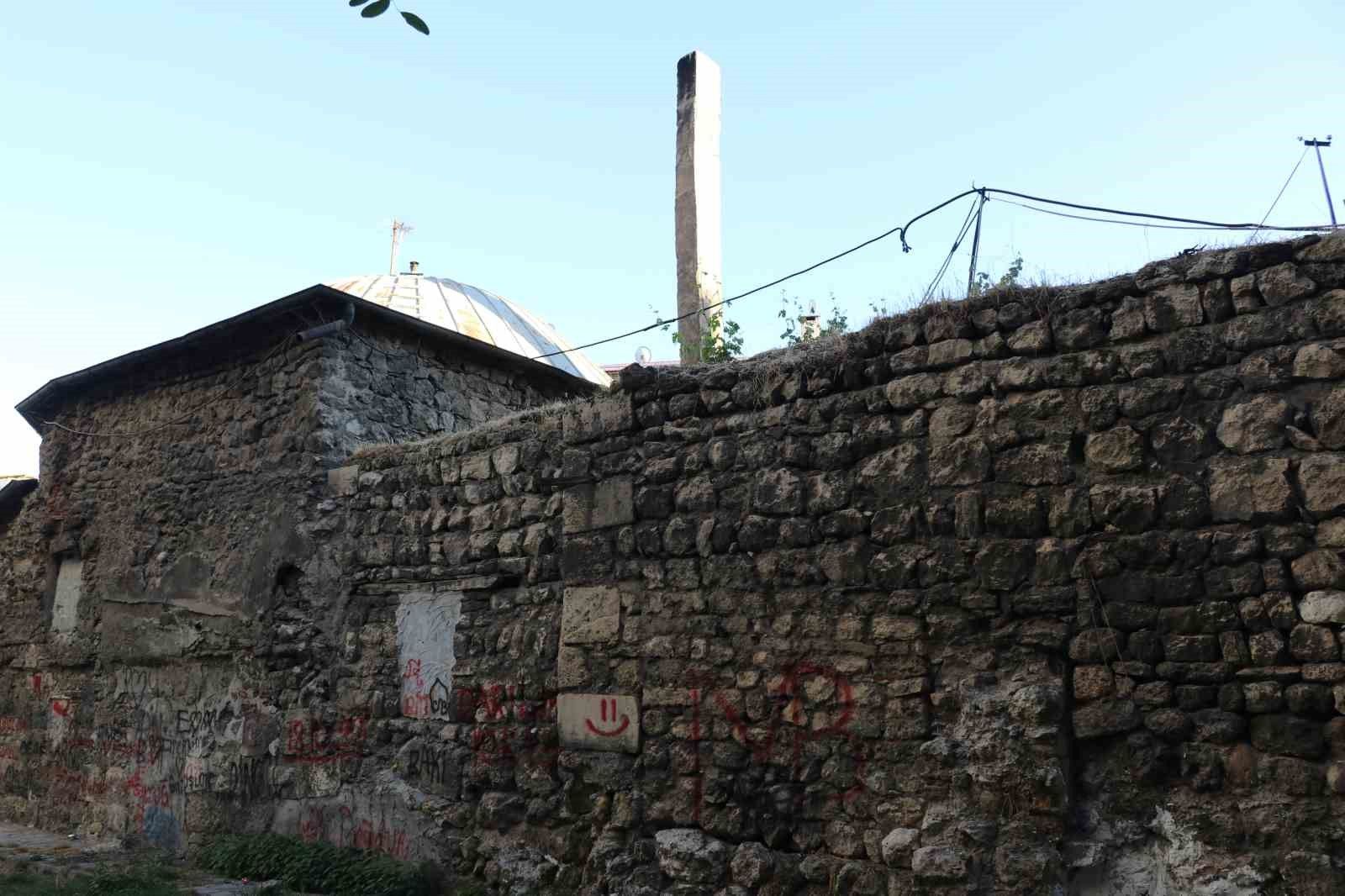 10 yıldır atıl bekleyen Sivas’taki Paşa Hamamı çözüm bekliyor
