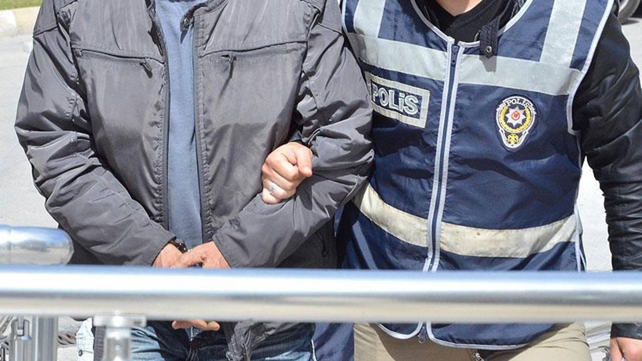 Divriği İlçe Emniyet ekipleri aranan 2 hükümlüyü yakaladı